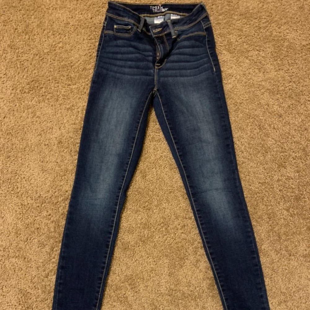 Women’s Size 4 Skinny Jeans